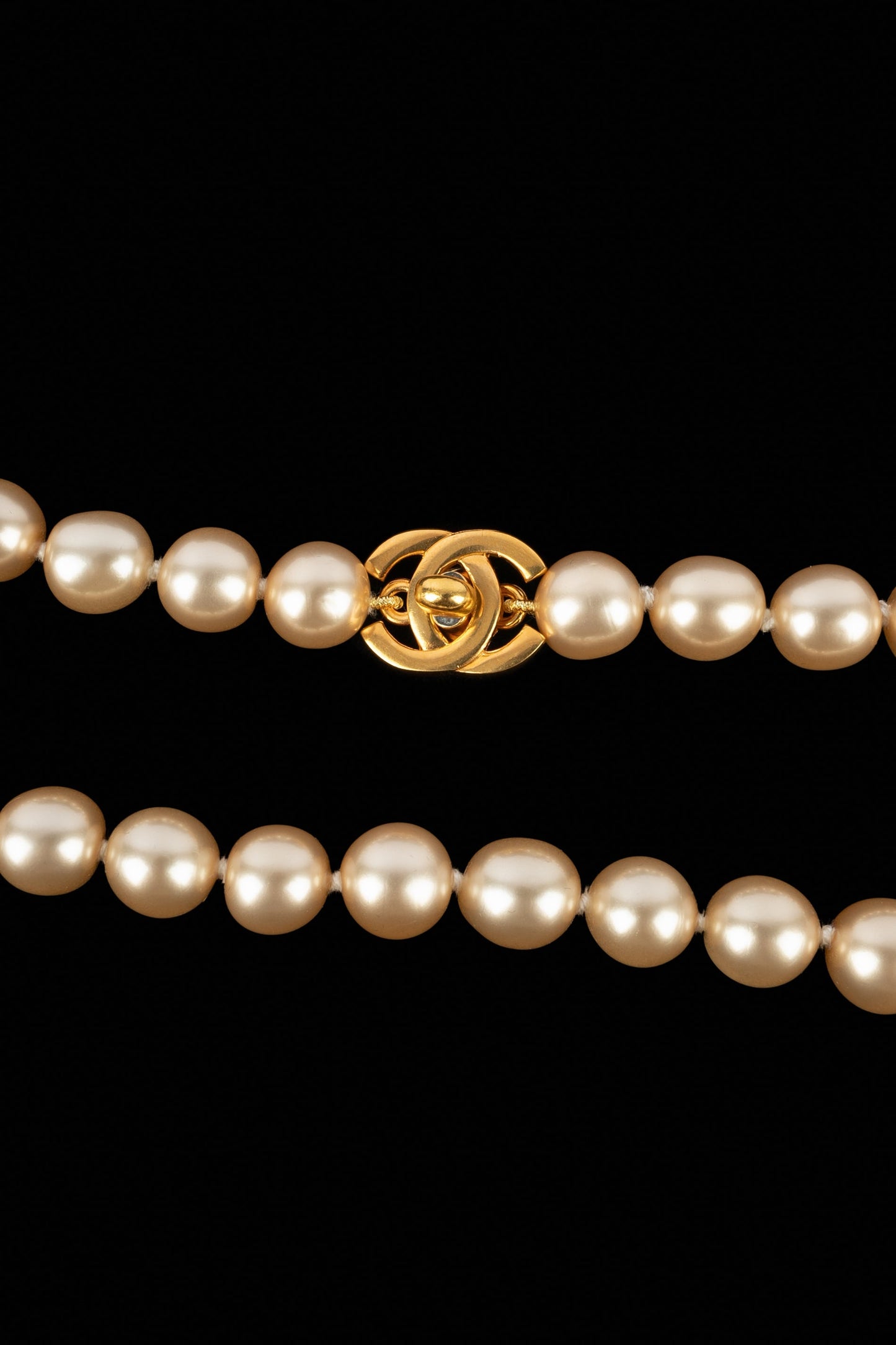 Collier de perles Chanel