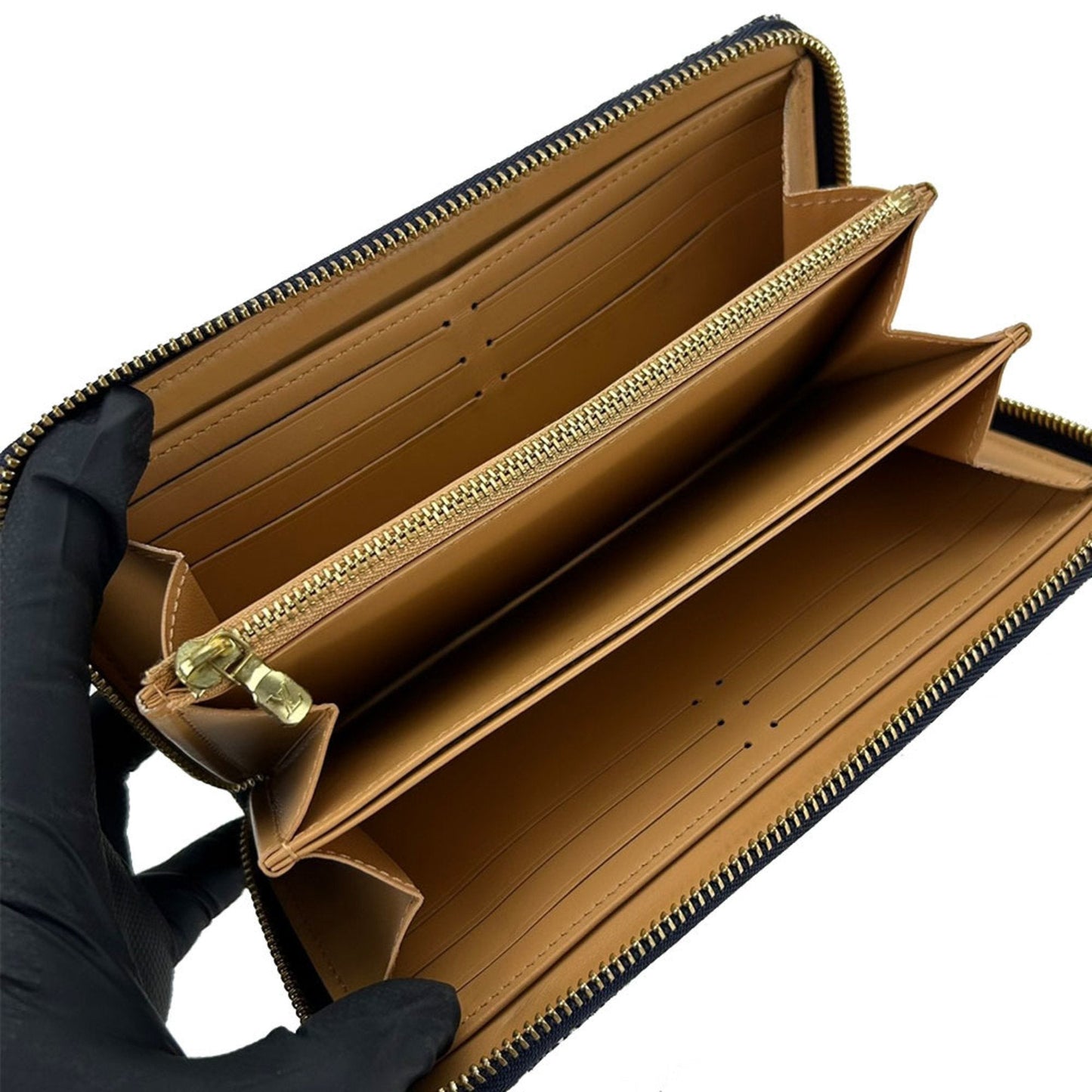 Louis Vuitton  Canvas Wallet  ()