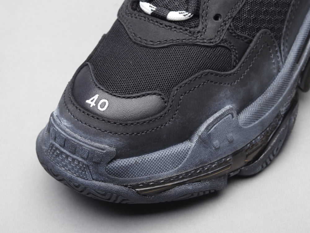 GLM - Bla Triple S Air Cushion Black Sneaker