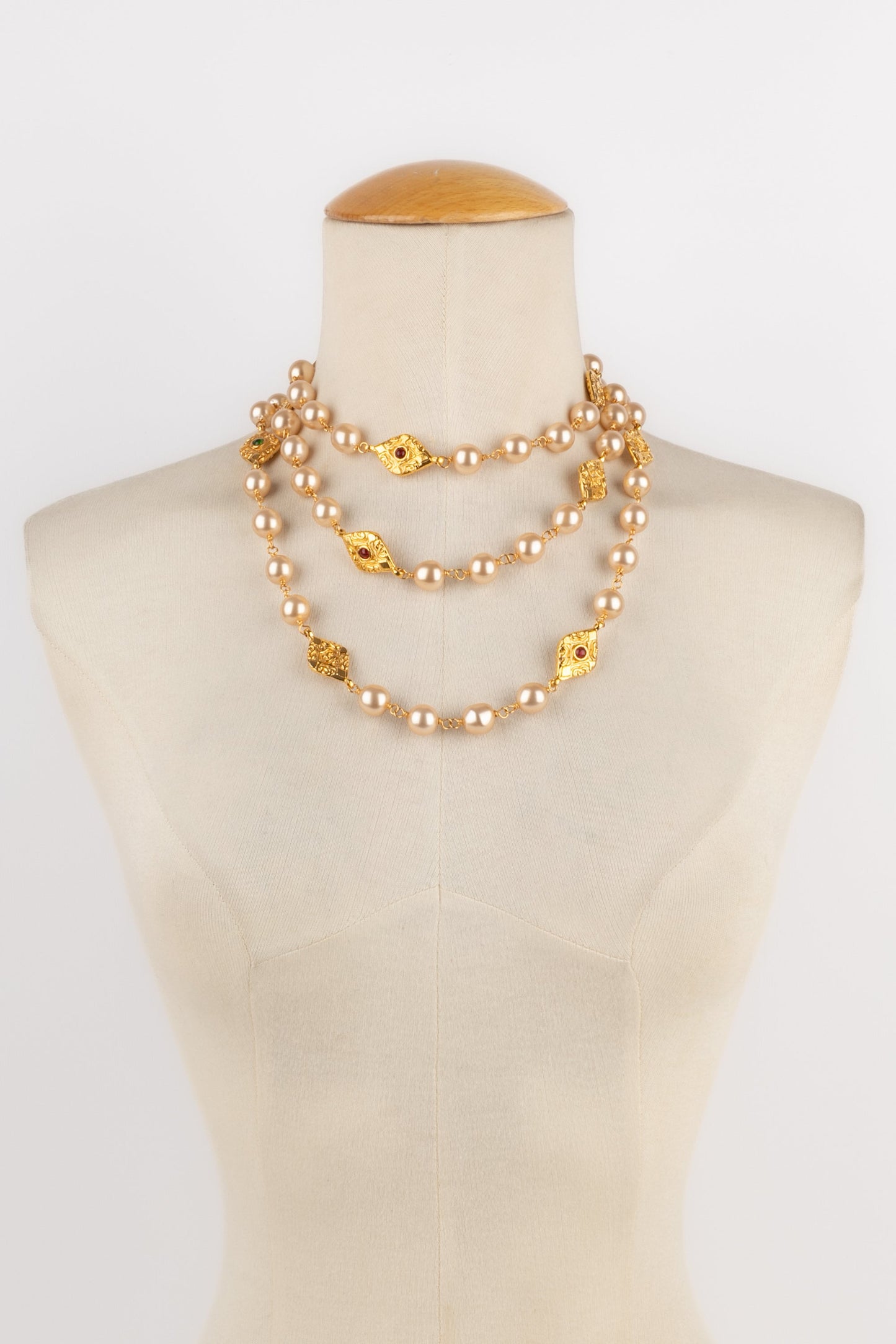 Collier de perles Chanel