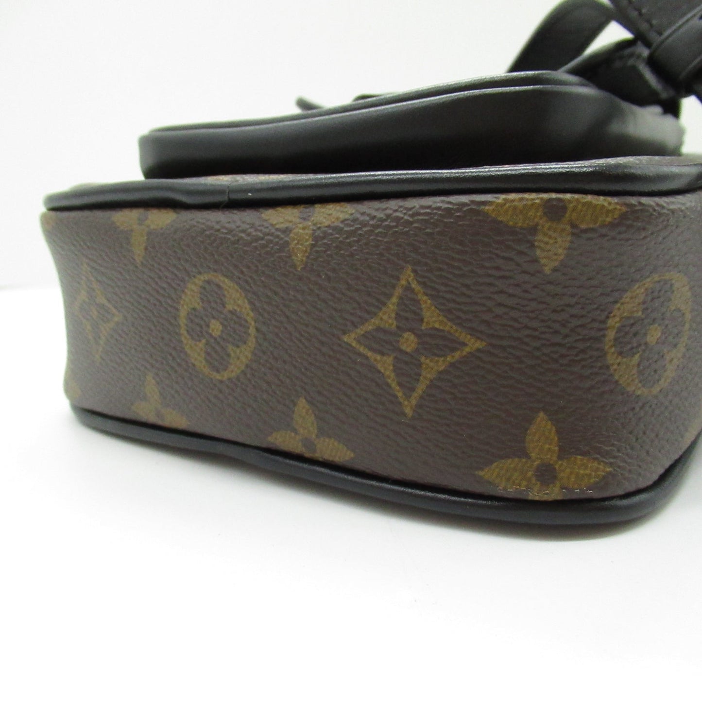 Louis Vuitton Christophers Wearable Wallet Shoulder Bag PVC Coated Canvas Monogram Macasters   Brown M69404