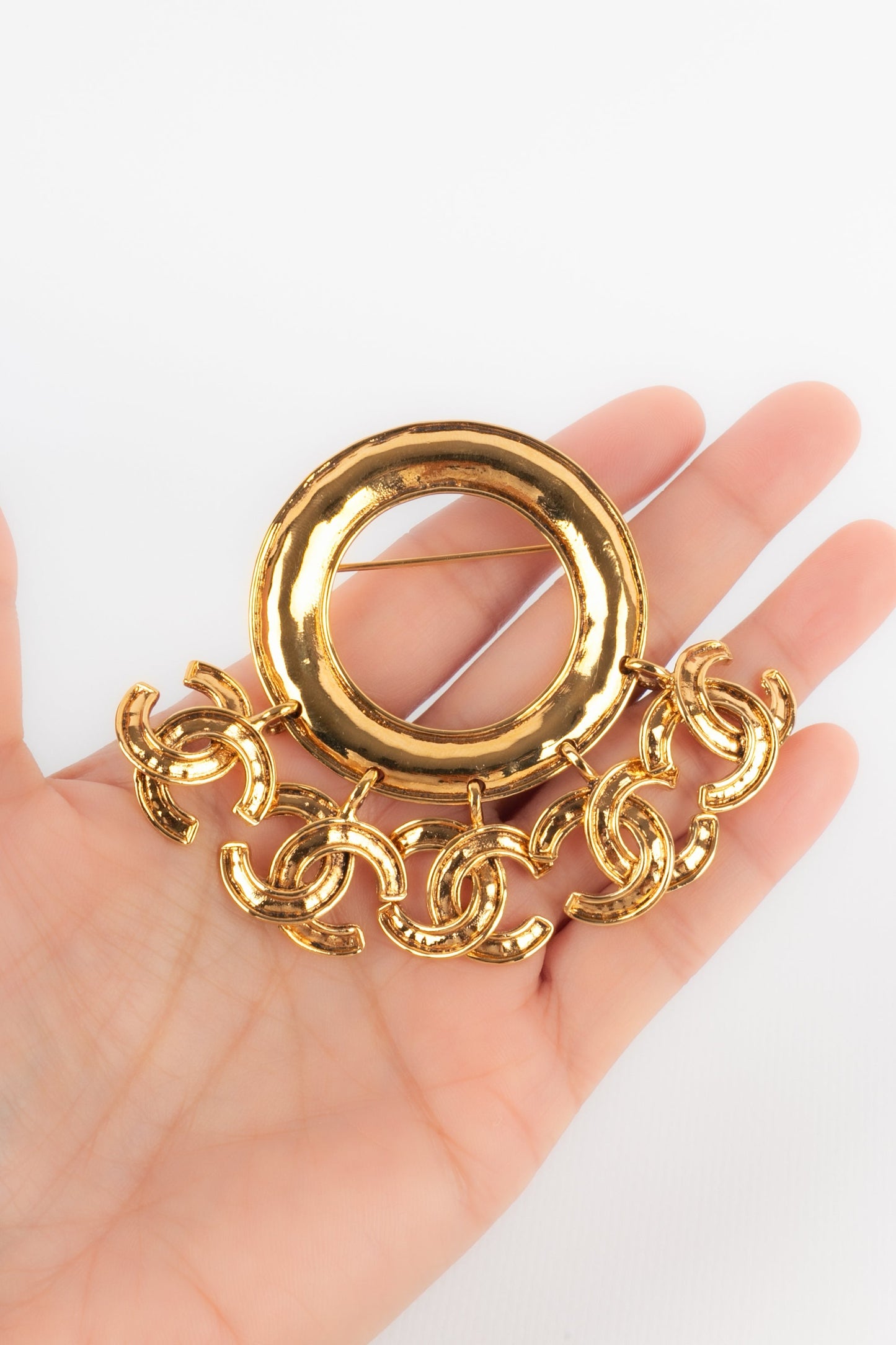 Broche cc Chanel
