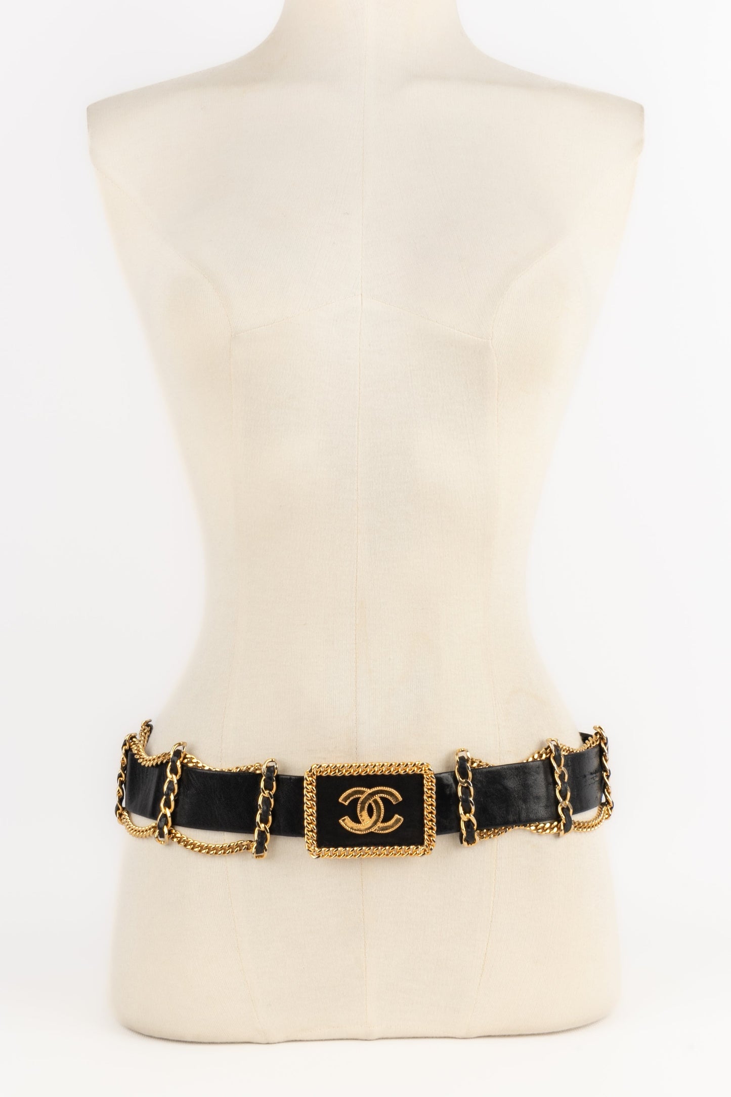 Ceinture en cuir Chanel 1980's