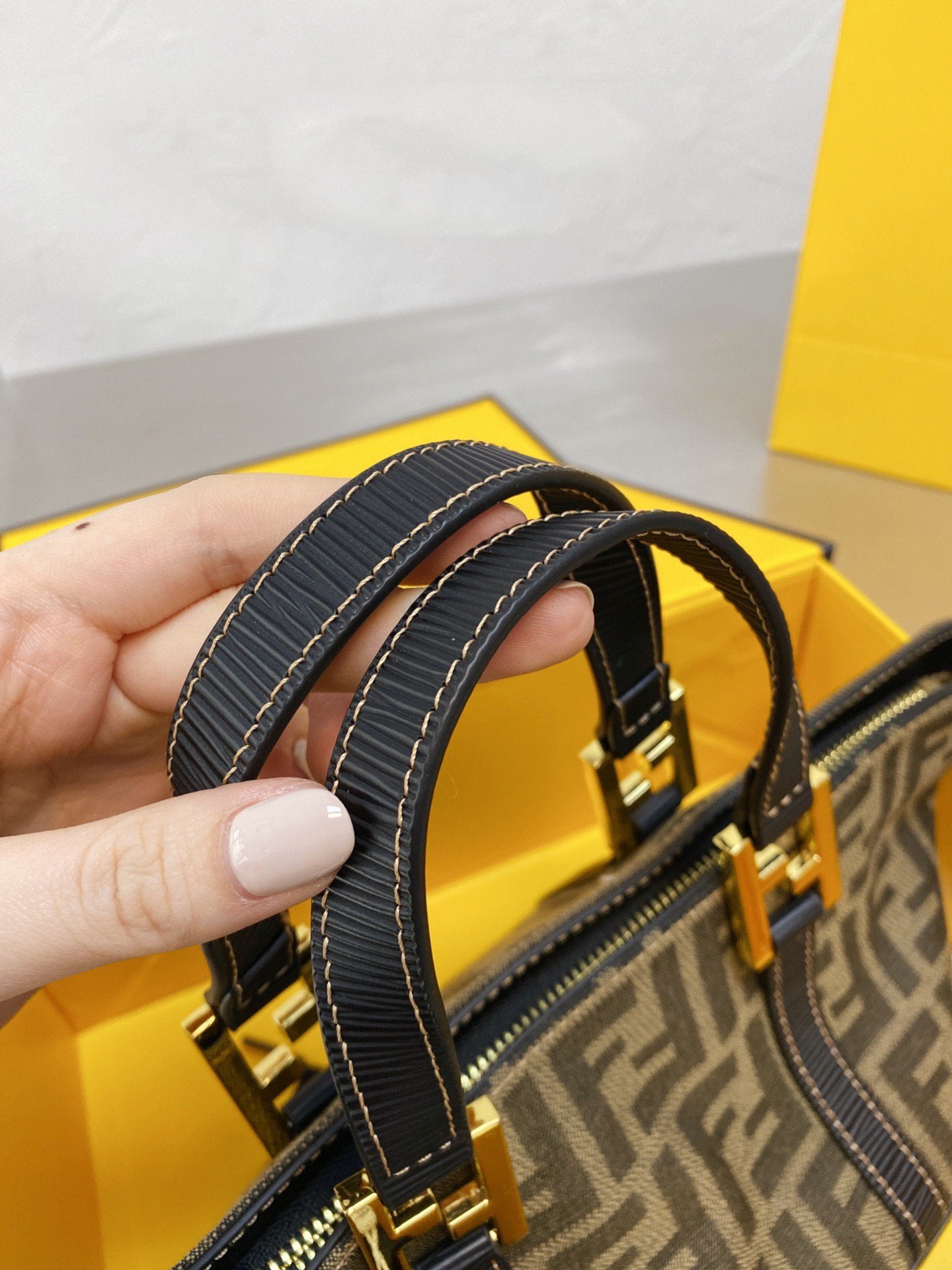 GLM - Top Quality Bags FEI 105