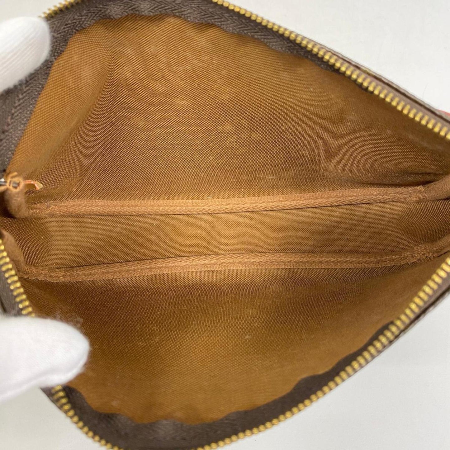 Louis Vuitton Pochette Accessoire  Canvas Clutch Bag ()