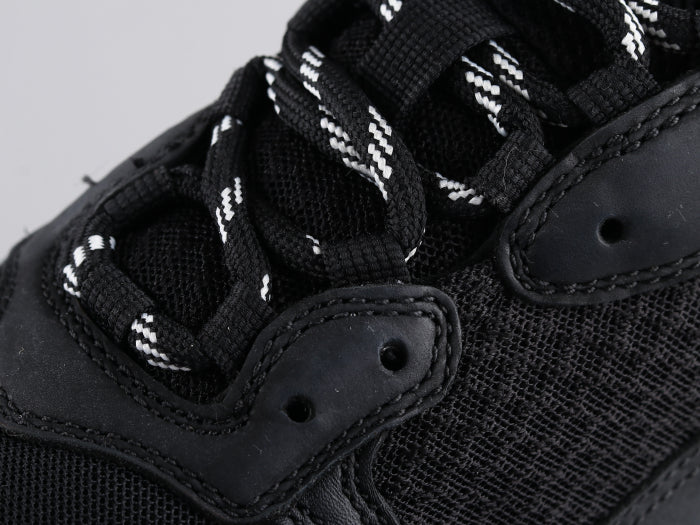 GLM - Bla Triple S Pure Black Sneaker