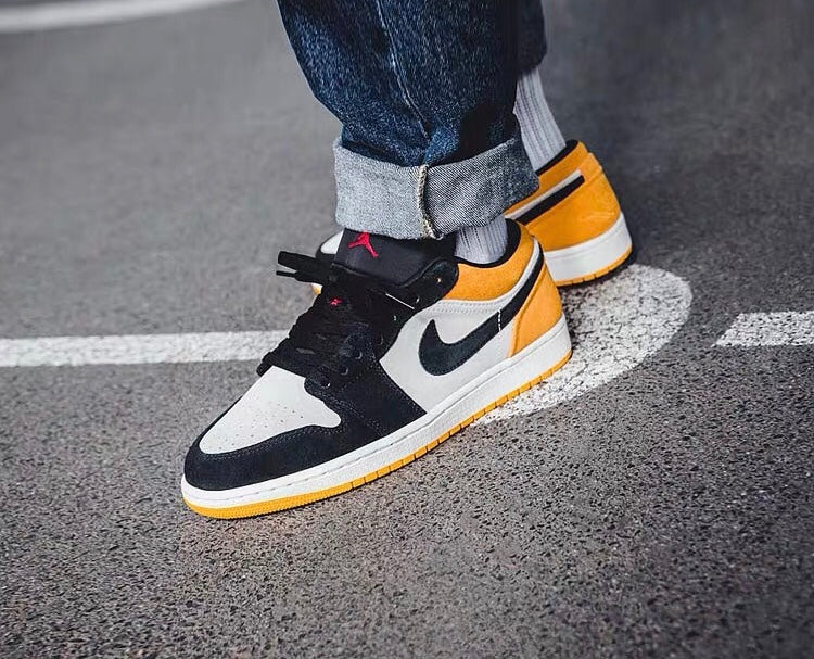 GLM - AJ1 black and yellow toes