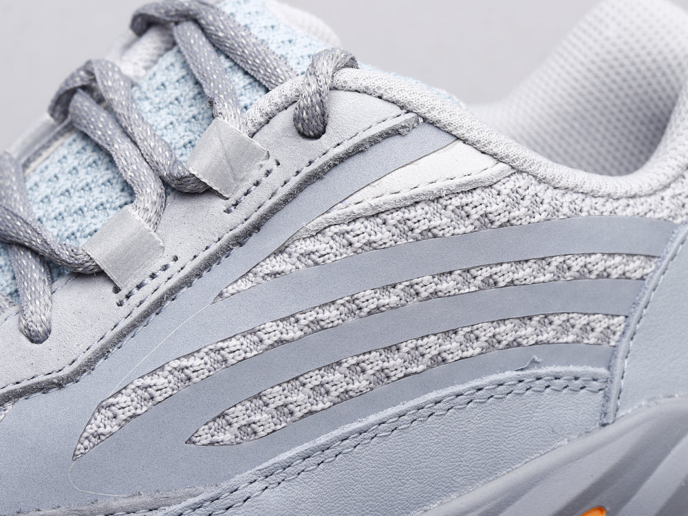 GLM - Yzy 700 Inertia 2.0 Sneaker