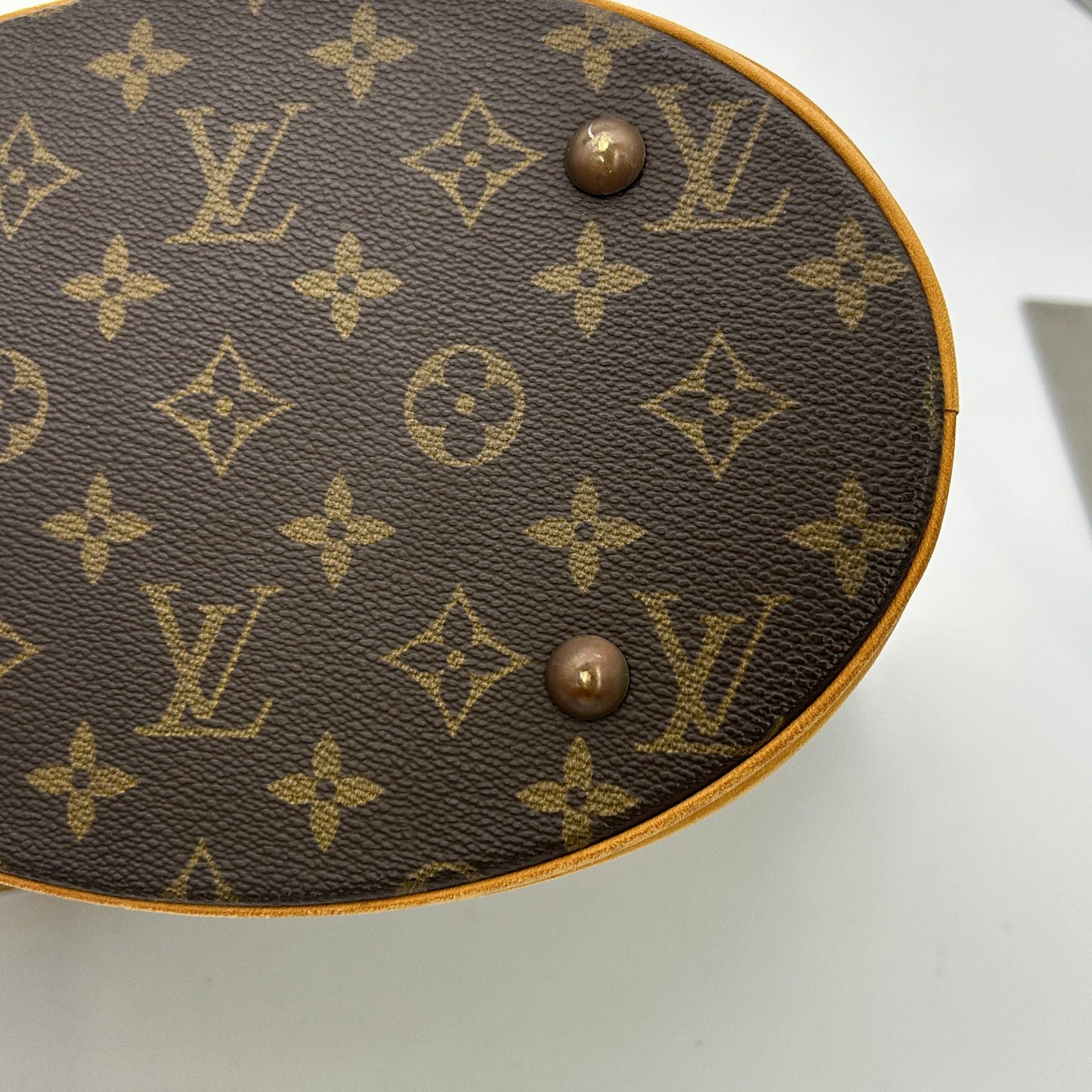 LOUIS VUITTON Monogram Bucket PM Shoulder Bag lv8857cc