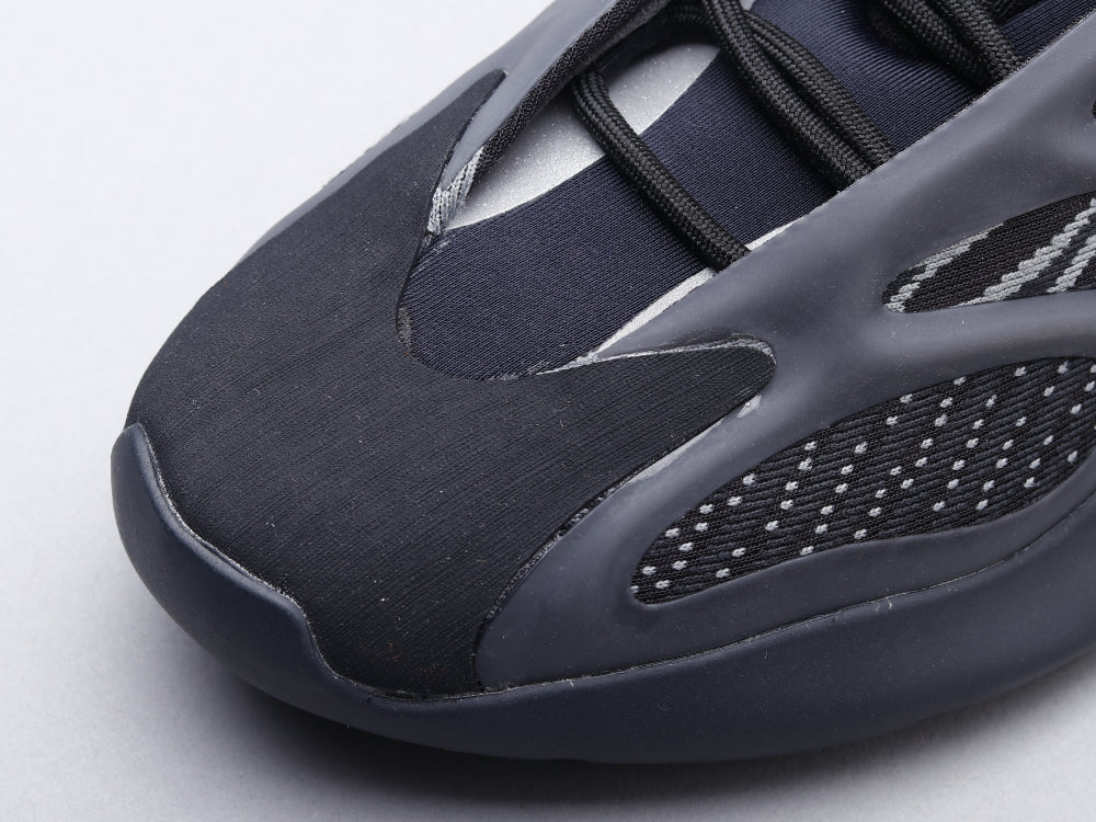 GLM - Yzy 700 Alvah Sneaker