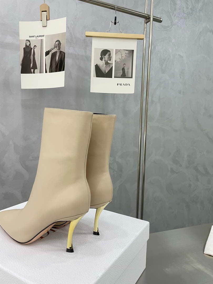 Dior WomenÃƒÂ¢Ã¢â€šÂ¬Ã¢â€žÂ¢s Shoes ÃƒÂ¢Ã¢â€šÂ¬Ã¢â‚¬Å“ D-Fame Heeled Angle Boot