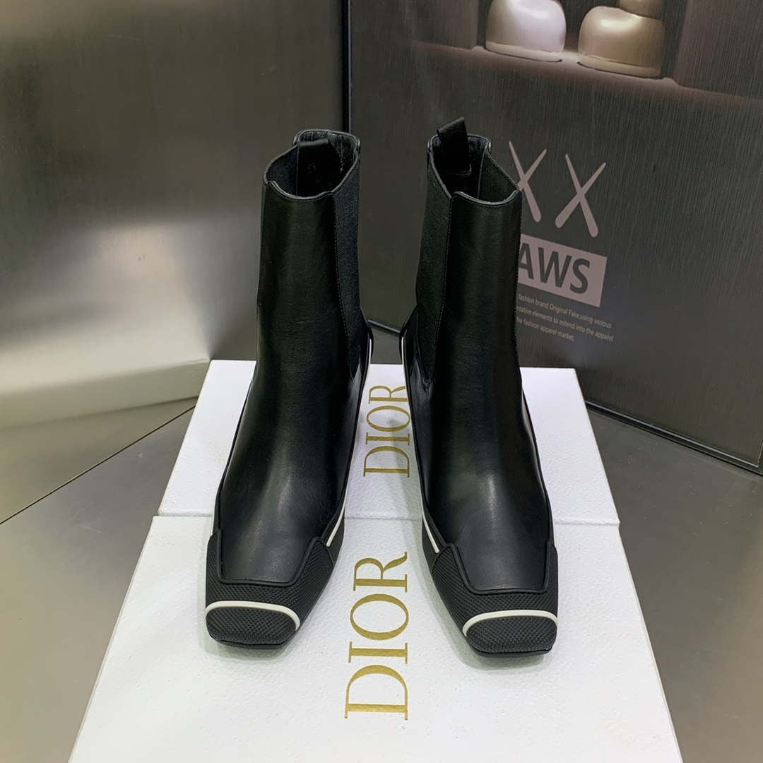 Dior WomenÃƒÂ¢Ã¢â€šÂ¬Ã¢â€žÂ¢s Shoes KCI796VSO_S20X D-Motion Heeled Ankle Boot
