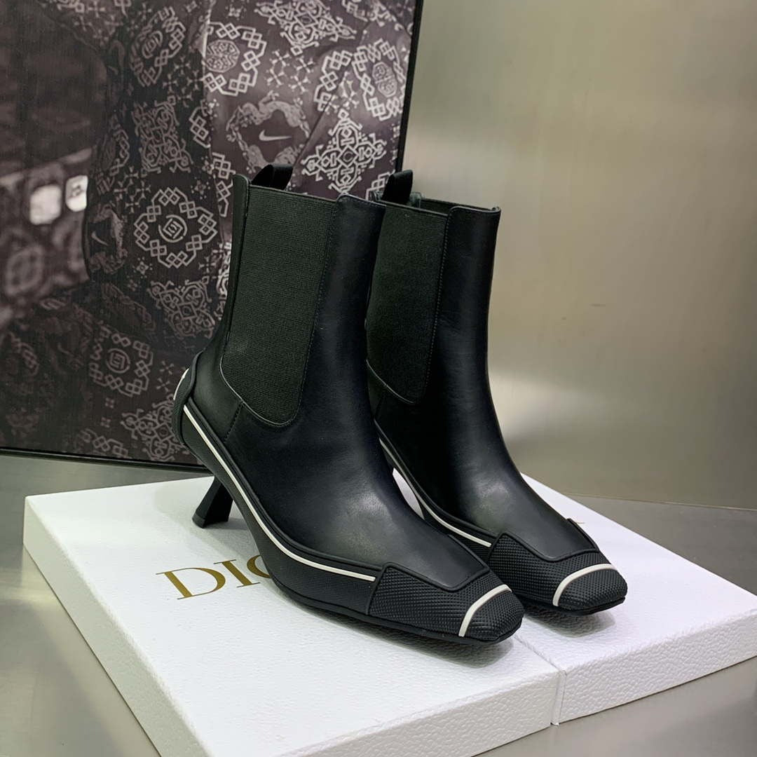 Dior WomenÃƒÂ¢Ã¢â€šÂ¬Ã¢â€žÂ¢s Shoes KCI796VSO_S20X D-Motion Heeled Ankle Boot