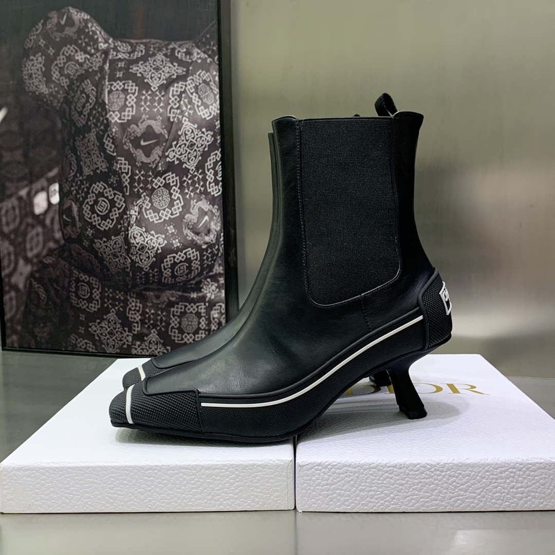 Dior WomenÃƒÂ¢Ã¢â€šÂ¬Ã¢â€žÂ¢s Shoes KCI796VSO_S20X D-Motion Heeled Ankle Boot