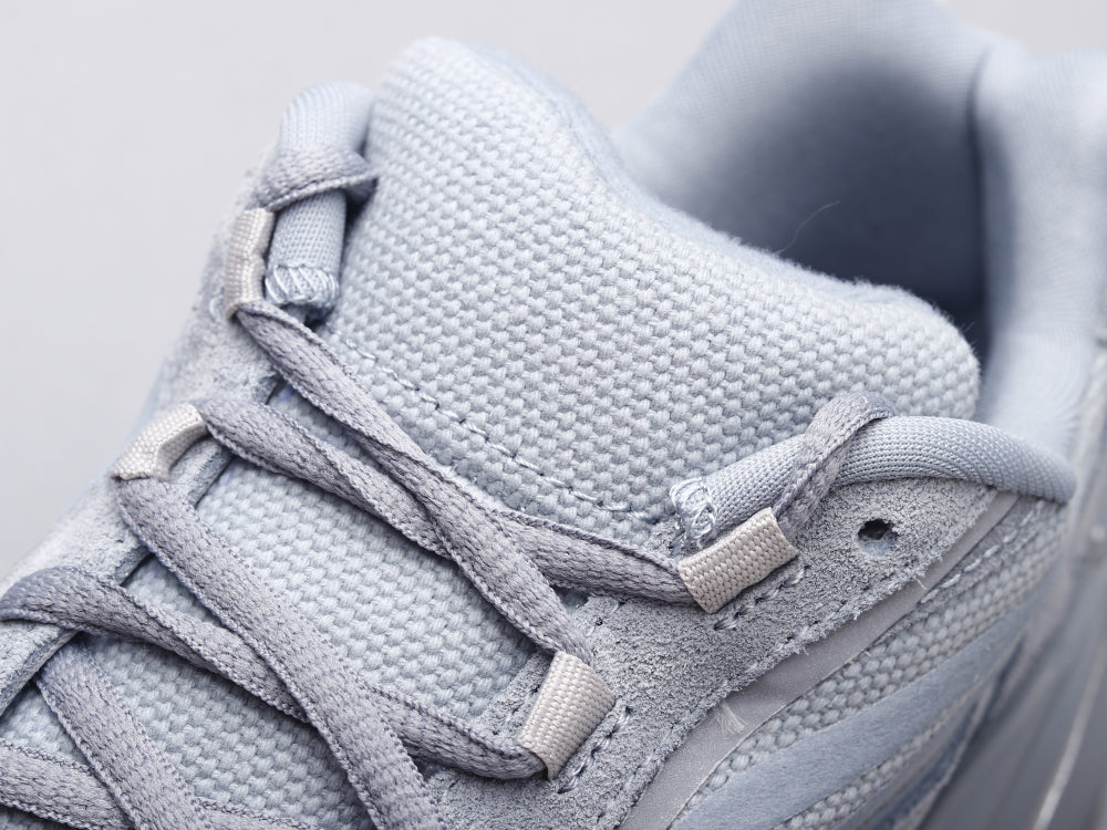 GLM - Yzy 700 Hospital Blue Sneaker