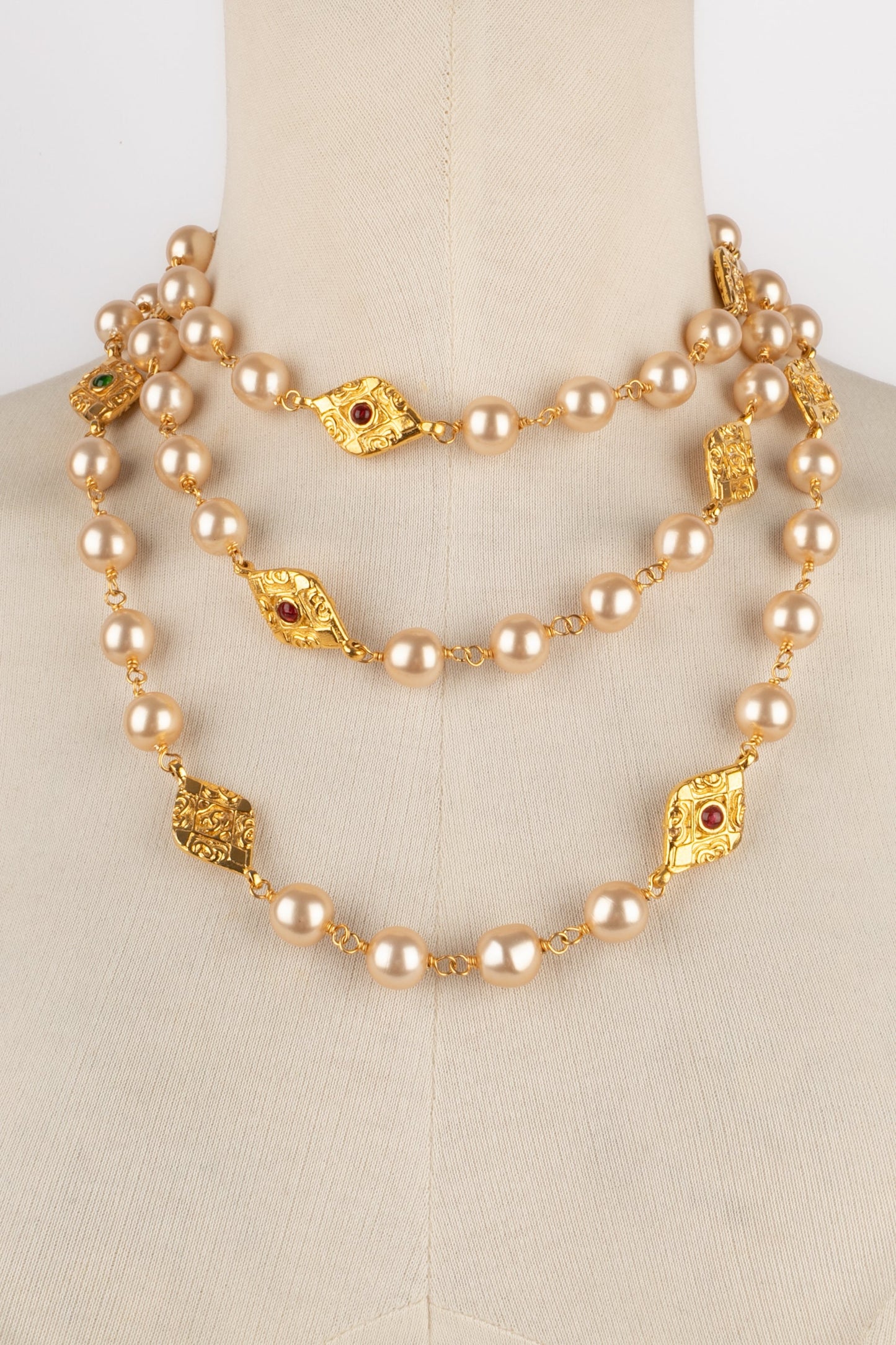 Collier de perles Chanel