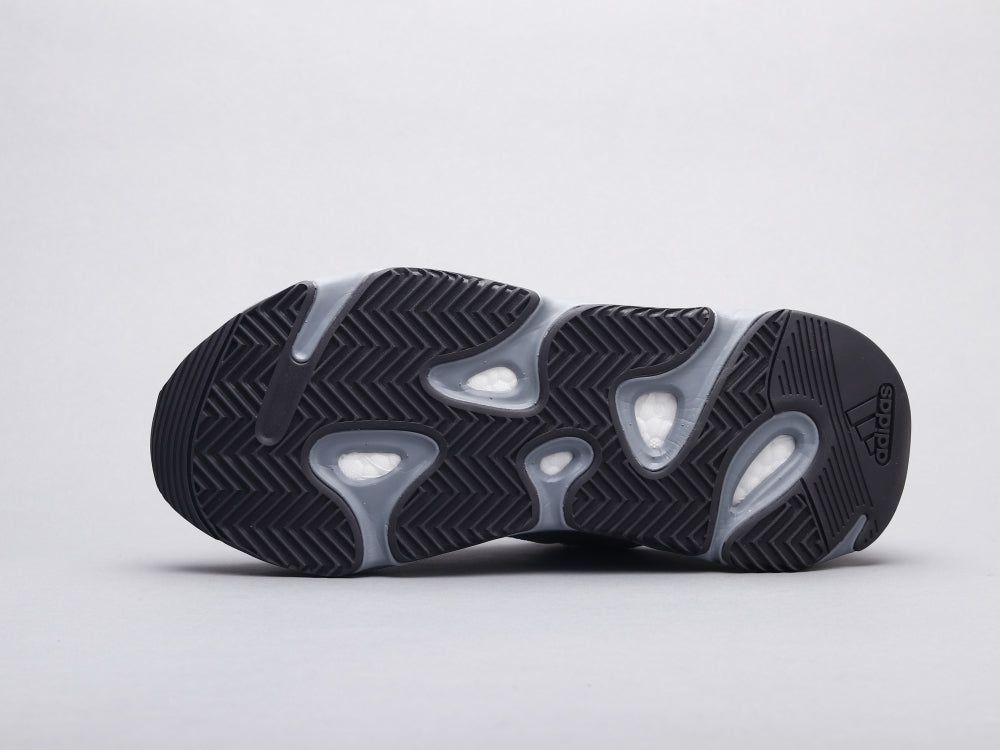 GLM - Yzy 700 Hospital Blue Sneaker