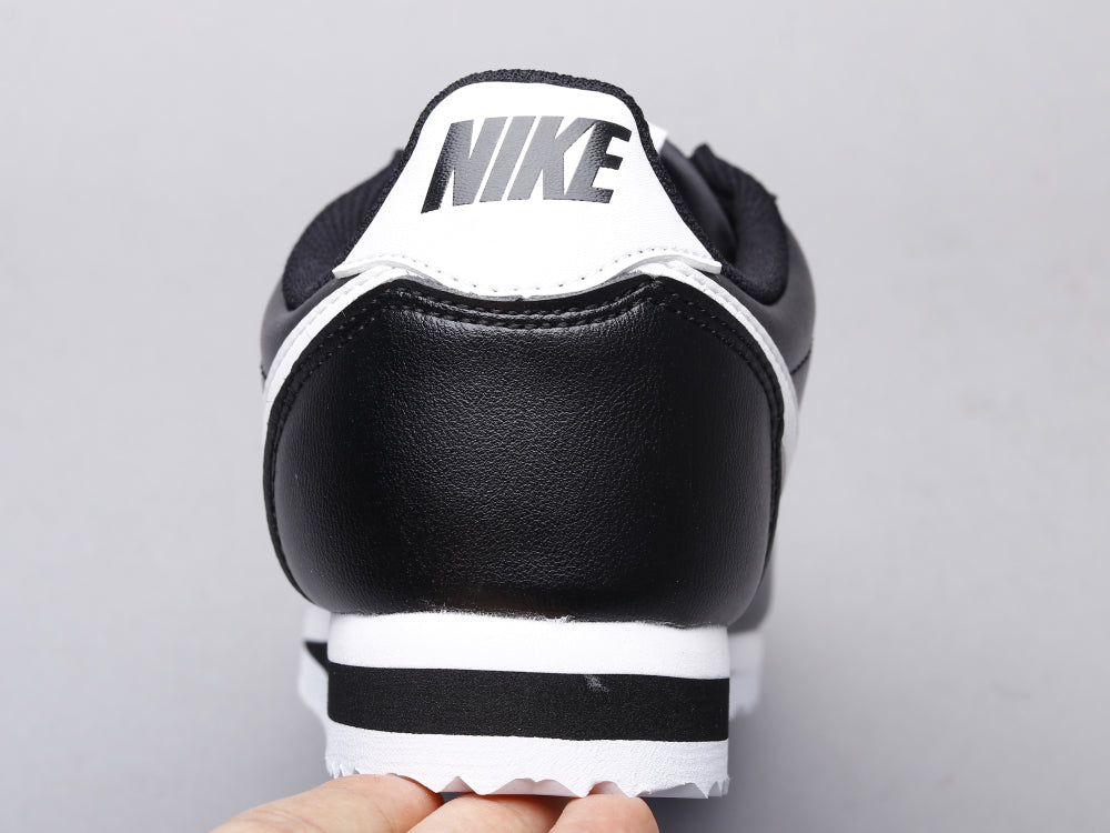 GLM - NKE A generation of black and white leather
