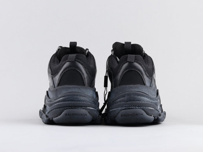 GLM - Bla Triple S Pure Black Sneaker