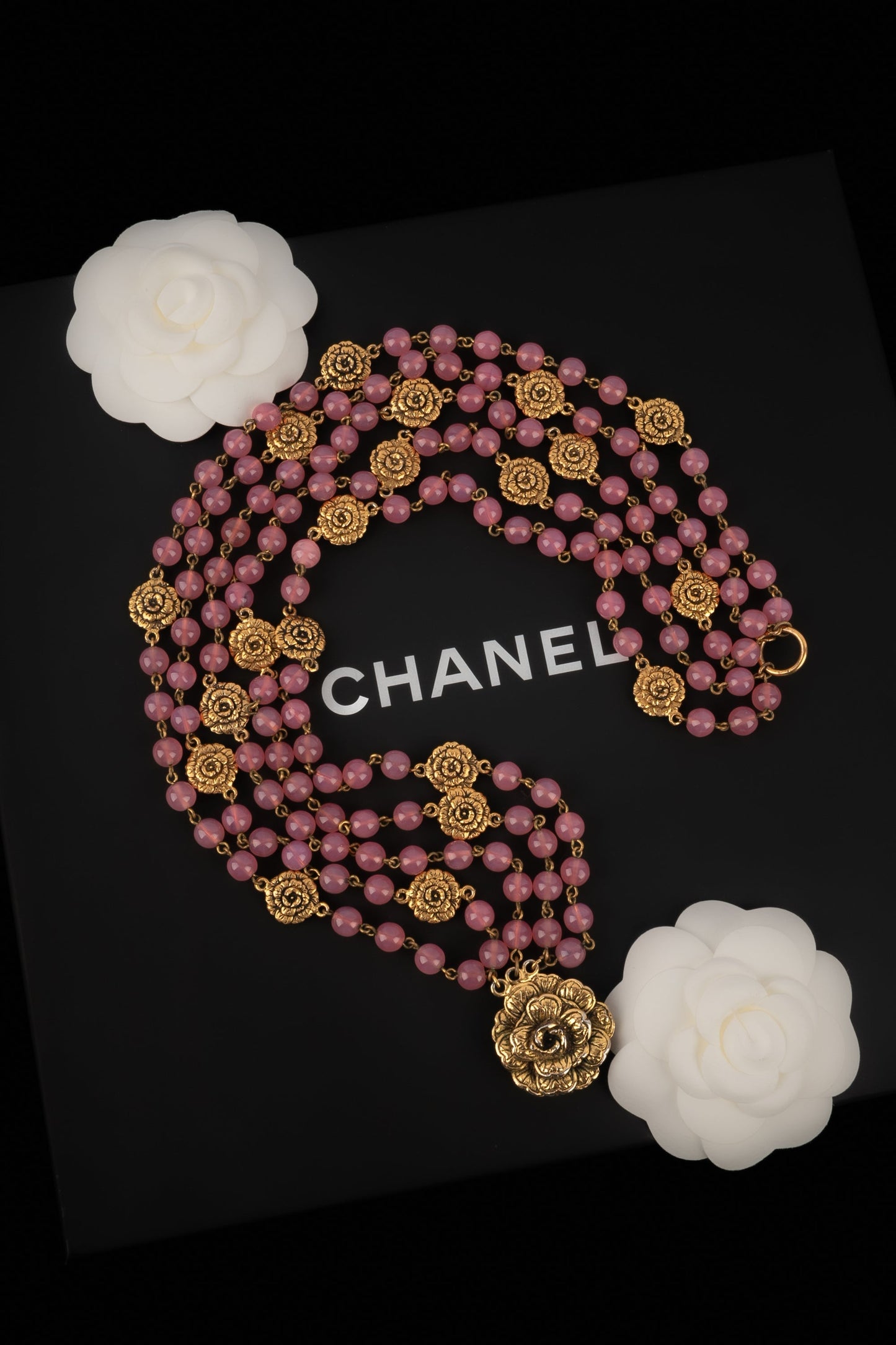 Collier camÃ©lia rose Chanel