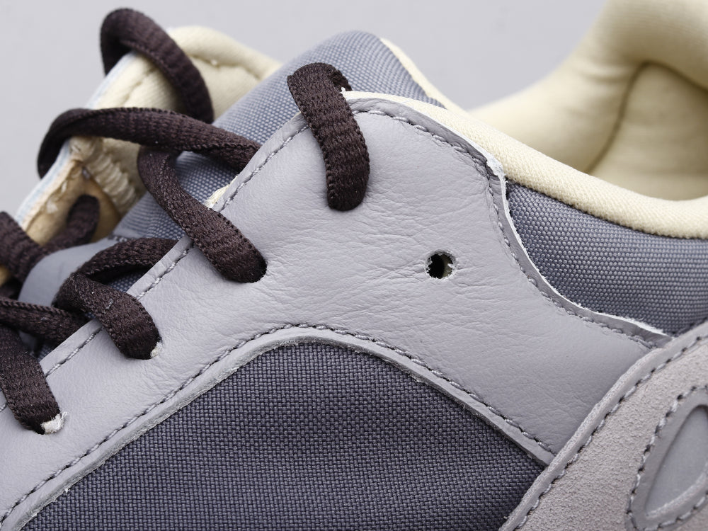GLM - Yzy 700 Magnet Sneaker