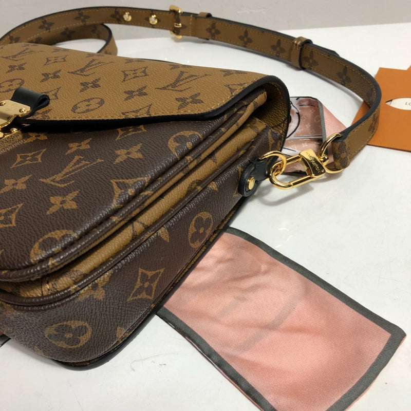 LOV2 Bags - Fashion Bags  2637