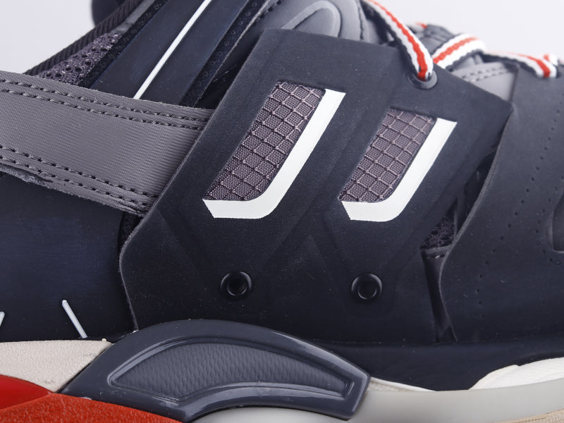 GLM - Bla Track Three Generations Sneaker