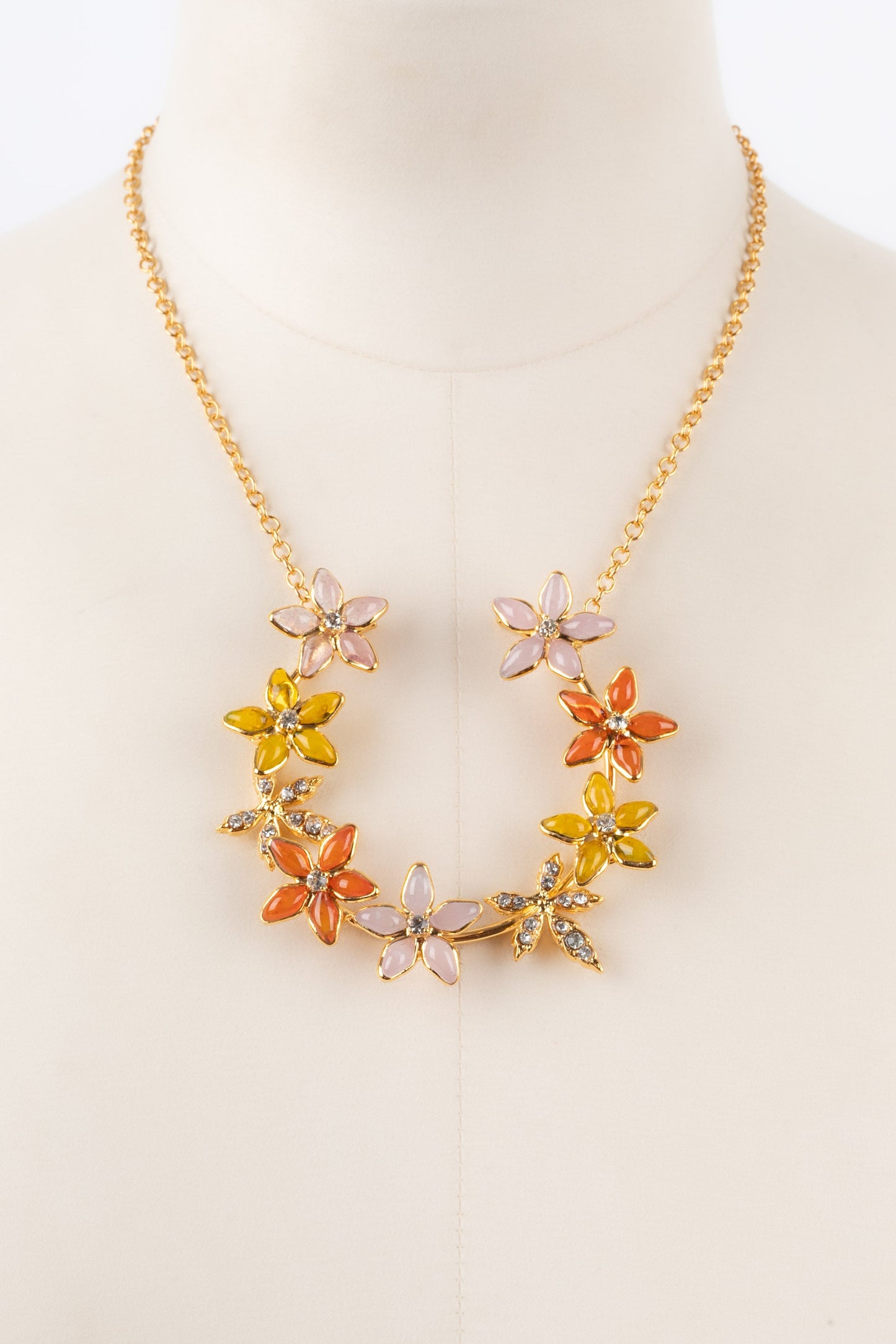 Collier Augustine