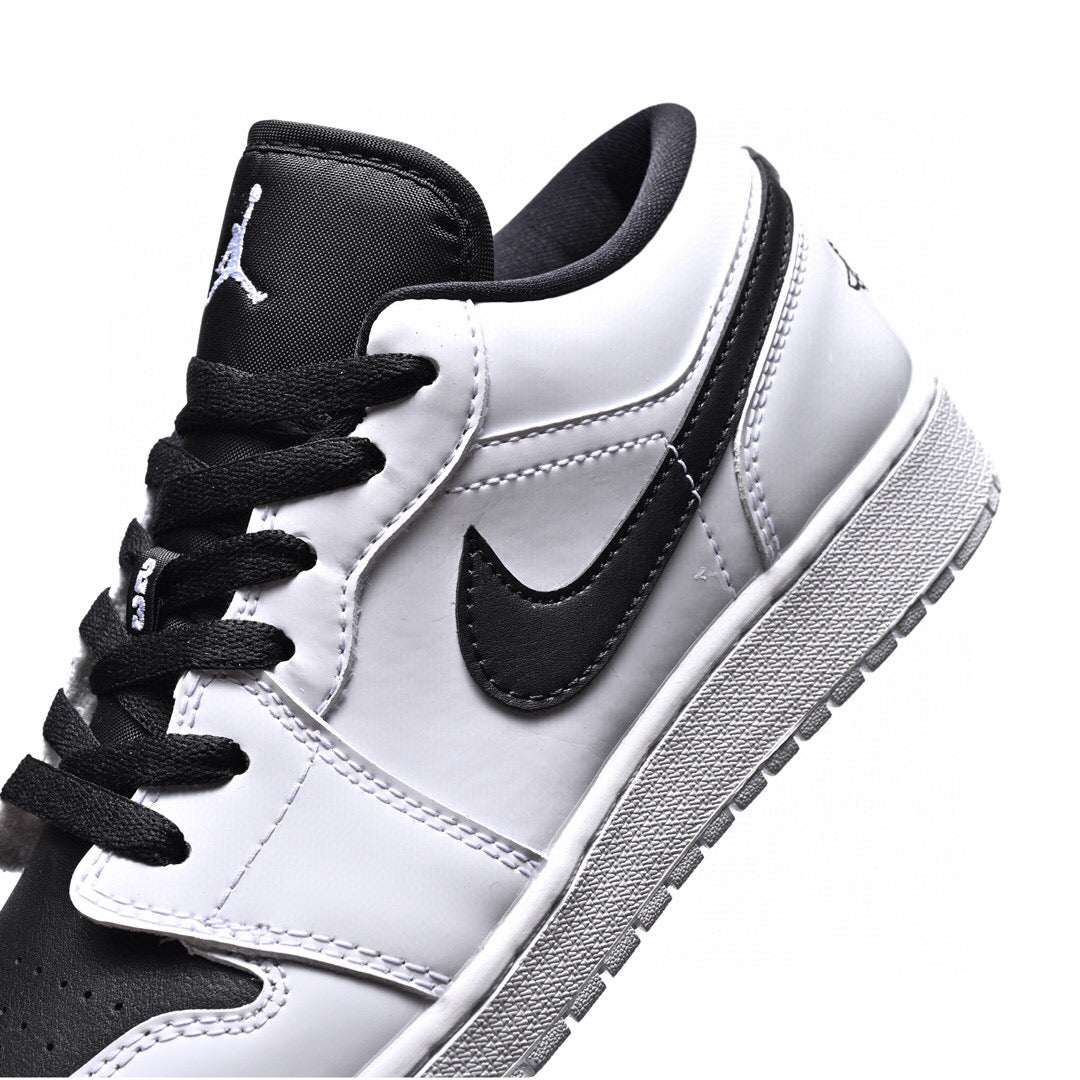 GLM - AJ1 low black and white panda
