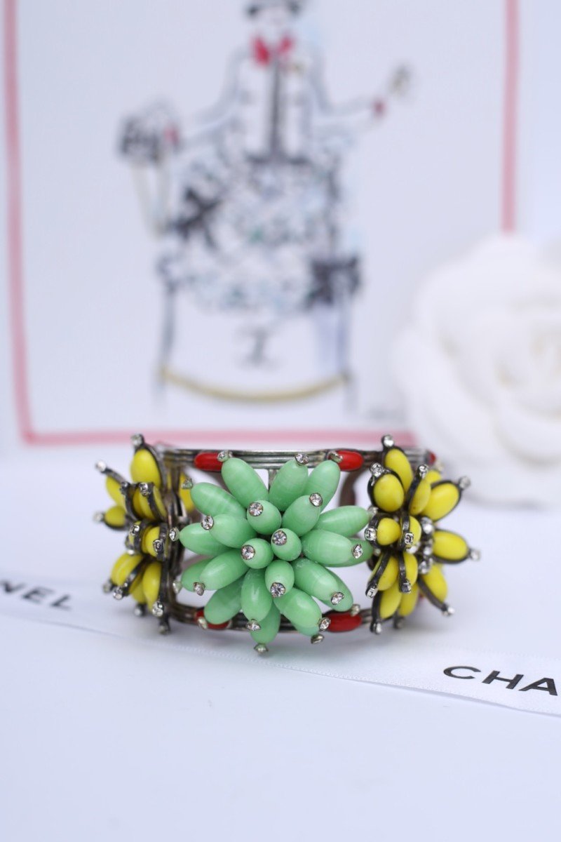 Bracelet en pÃ¢te de verre Chanel