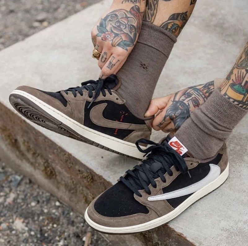 GLM - TS x AJ1 Barb Low Top