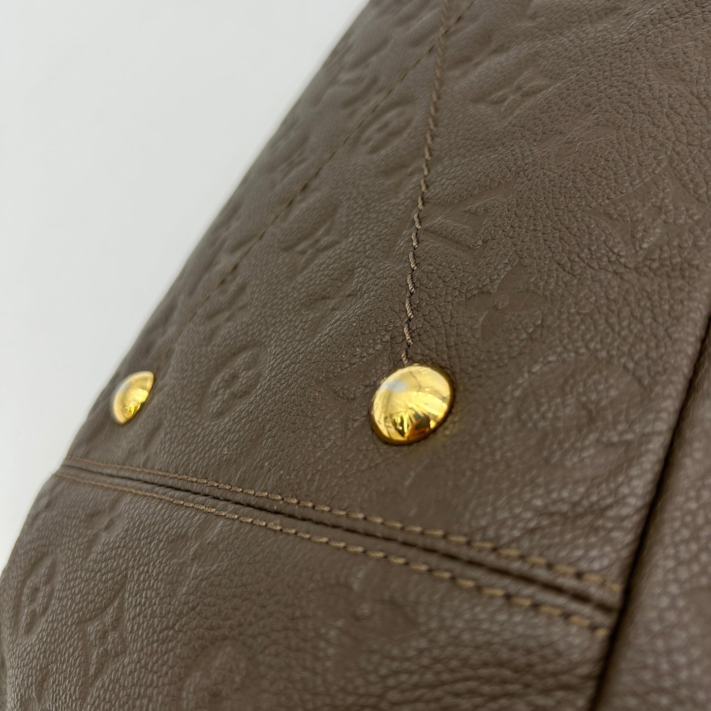 Louis Vuitton Artsy MM Ombre Monogram Empreinte Leather Bag