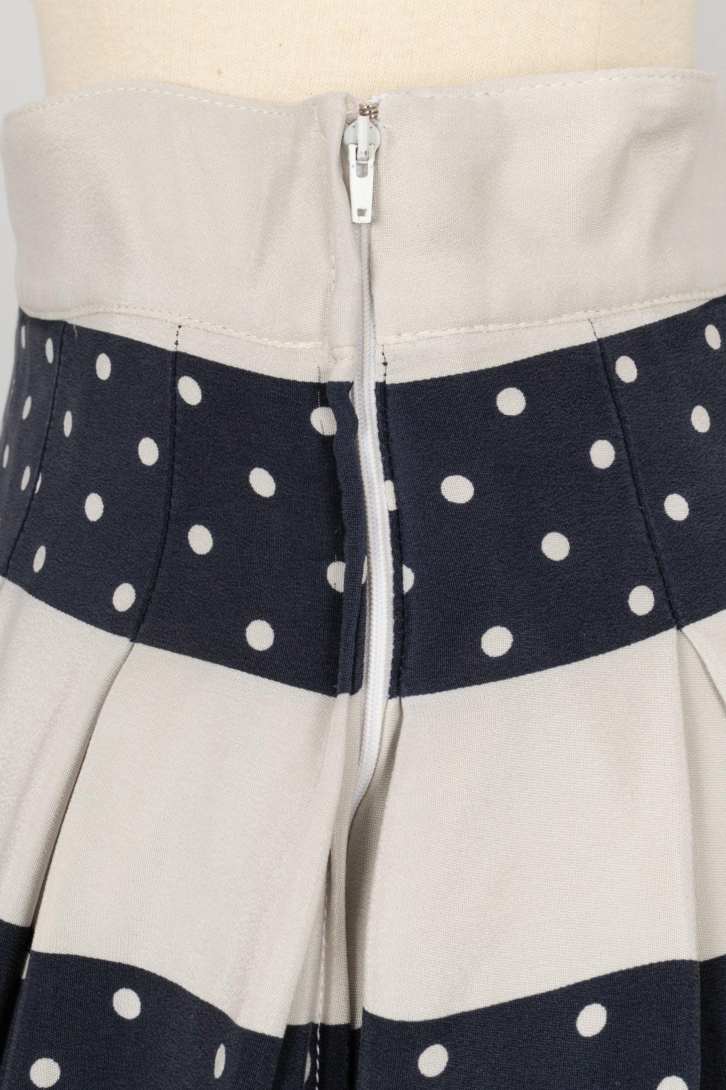 Jupe ÃƒÆ’Ã‚Â  pois Valentino EtÃƒÆ’Ã‚Â© 1992