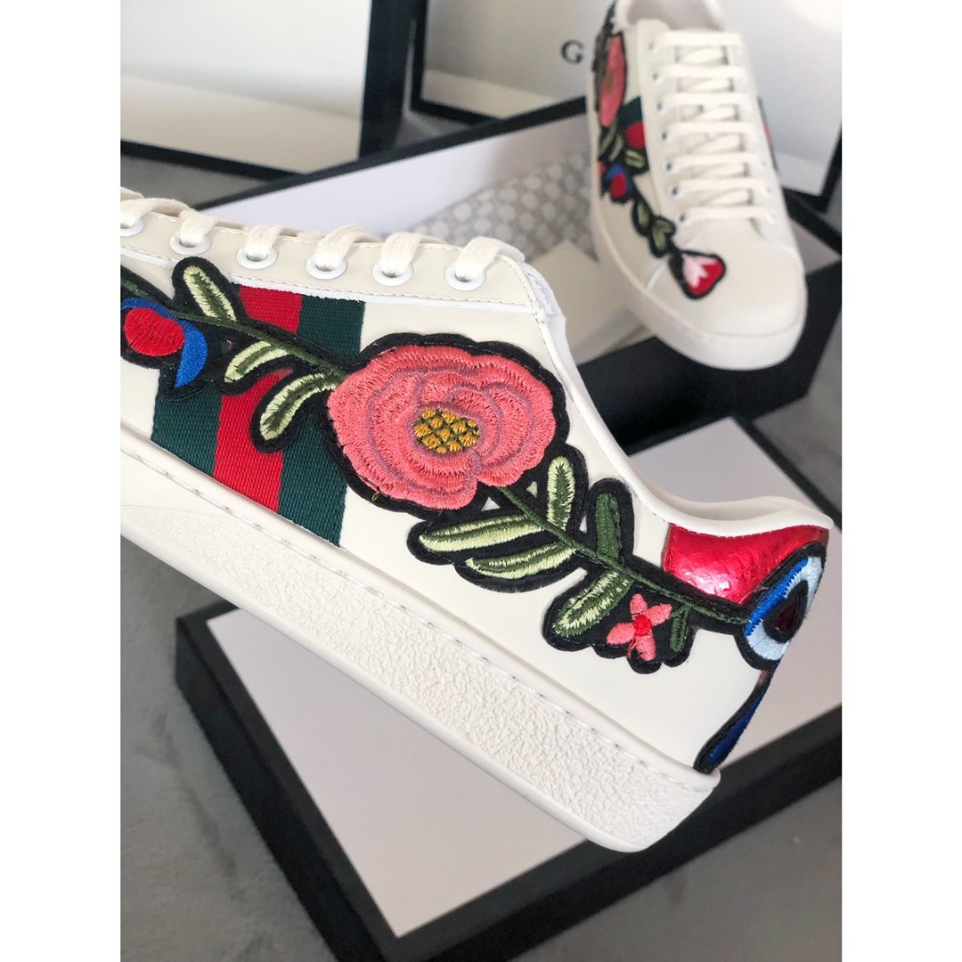 GLM-GCI Ace Embroidered 'Floral Sneaker 081