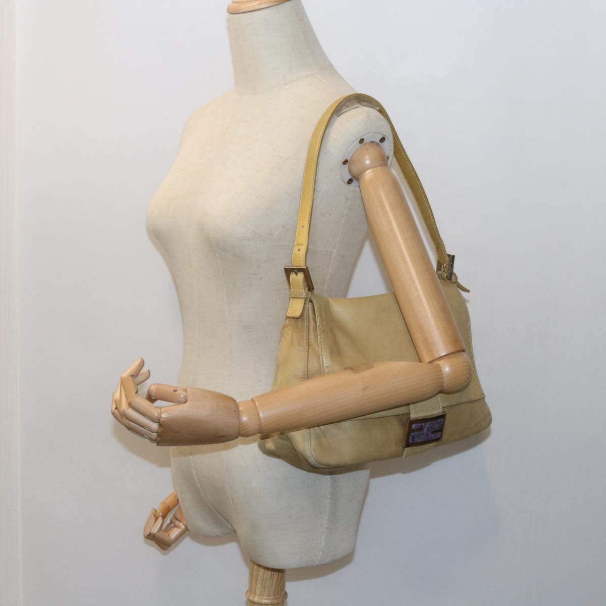 FENDI Mamma Baguette Shoulder Bag Leather Beige 2348 26325 009 ep2384