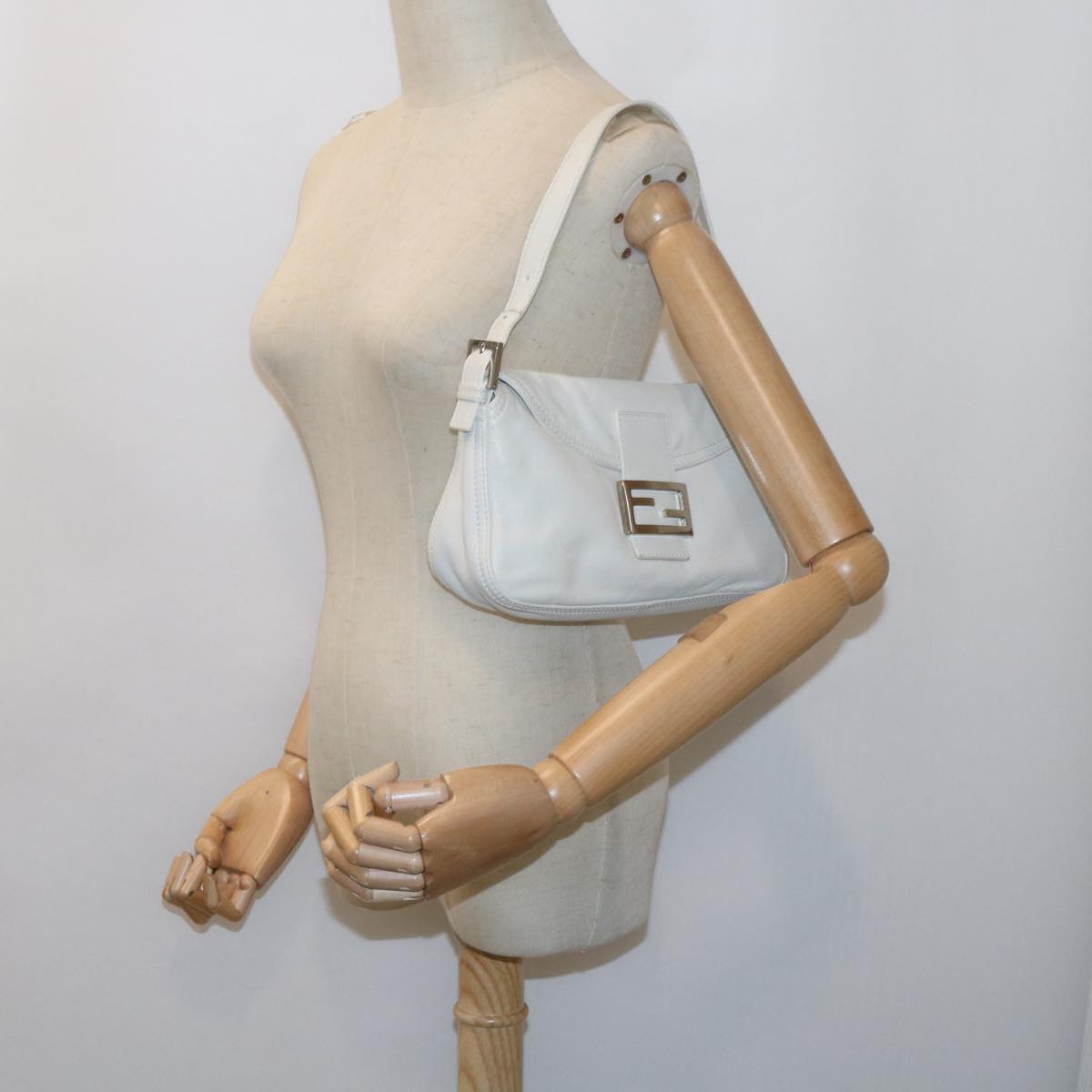 FENDI Mamma Baguette Shoulder Bag Leather White ep2545