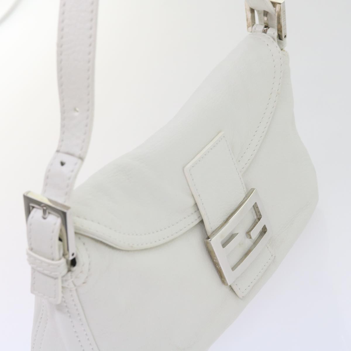 FENDI Mamma Baguette Shoulder Bag Leather White ep2545