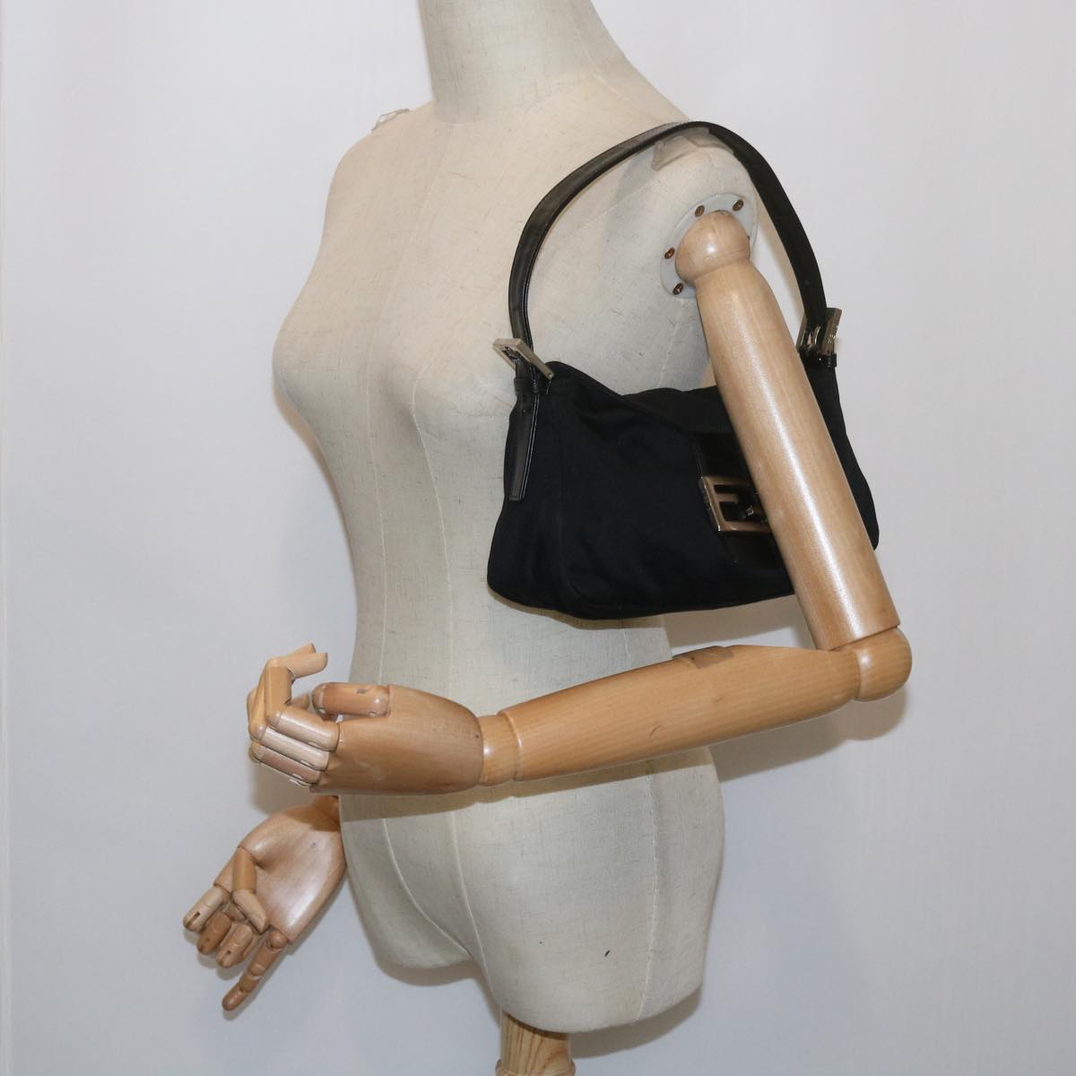 FENDI Mamma Baguette Shoulder Bag Nylon Black 2348 26725 018 ep2835