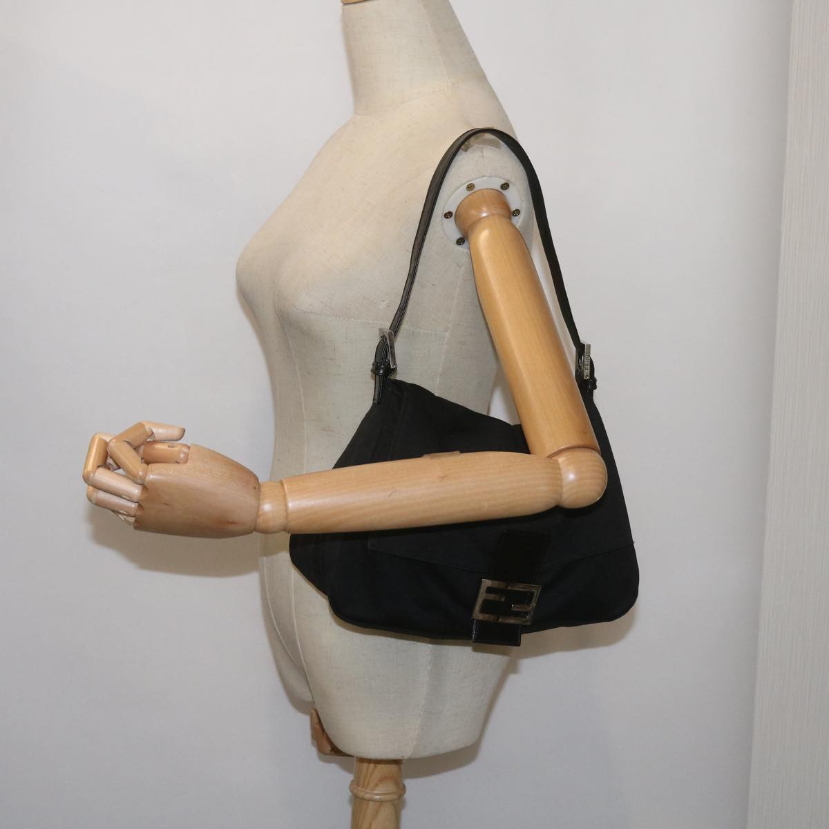 FENDI Mamma Baguette Shoulder Bag Nylon Black 2321 26325 079 ep3515