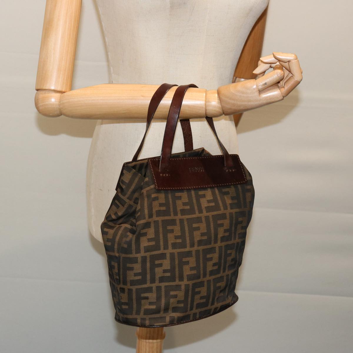 FENDI Zucca Canvas Hand Bag Brown Black ep3784