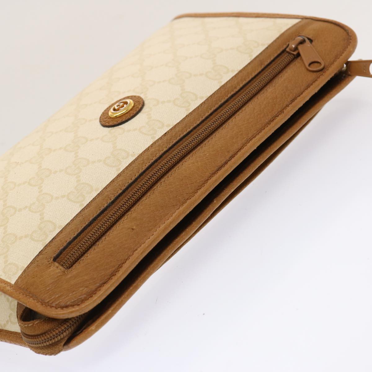 GUCCI GG Supreme Clutch Bag PVC White 97 01 037 ep4041