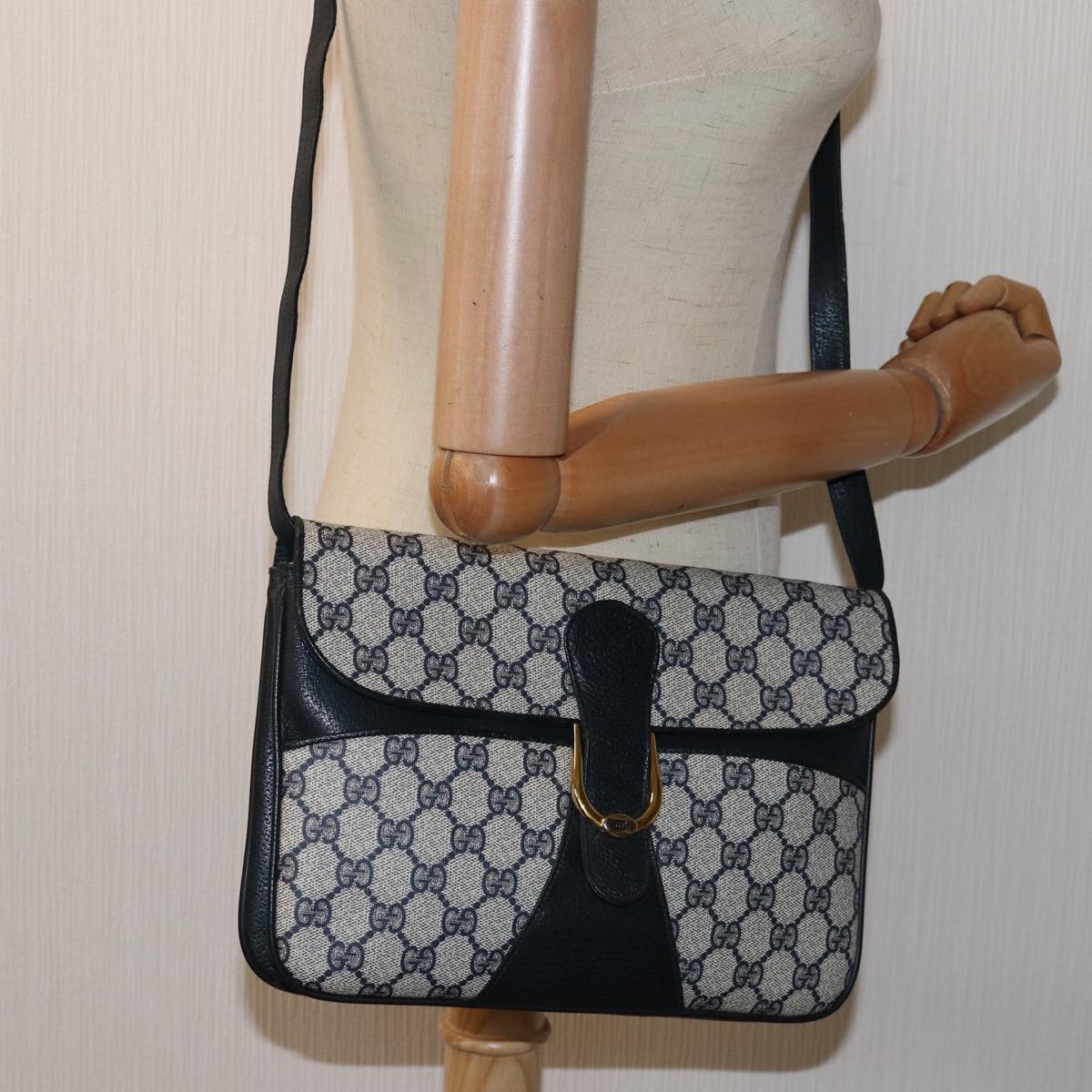 GUCCI GG Supreme Shoulder Bag PVC Navy ep4236