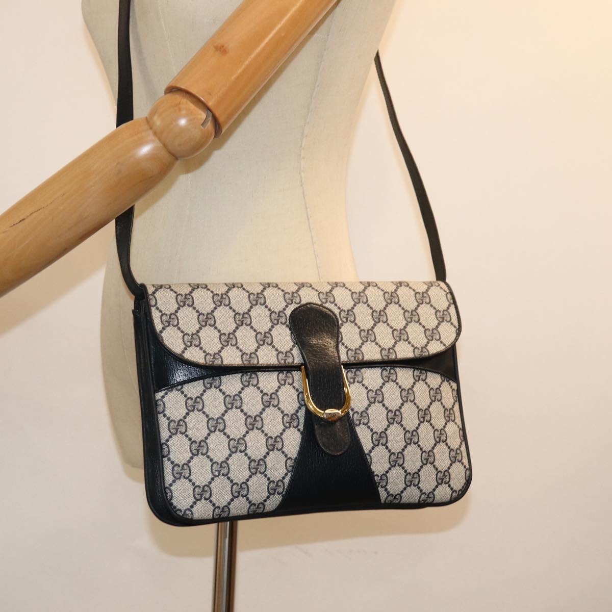 GUCCI GG Supreme Shoulder Bag PVC Navy ep4363