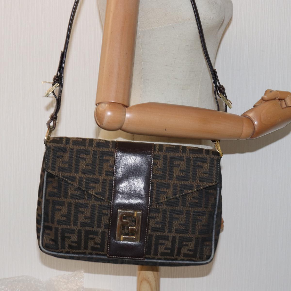 FENDI Zucca Canvas Shoulder Bag Black Brown ep4502
