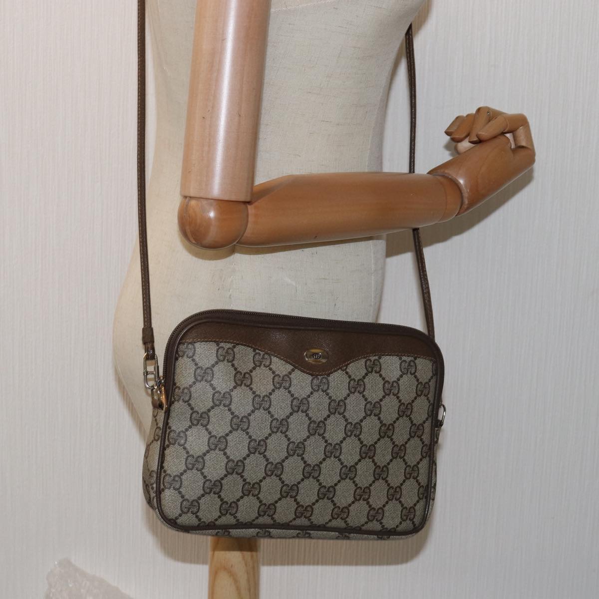GUCCI GG Supreme Shoulder Bag PVC Beige 97 02 068 ep4507