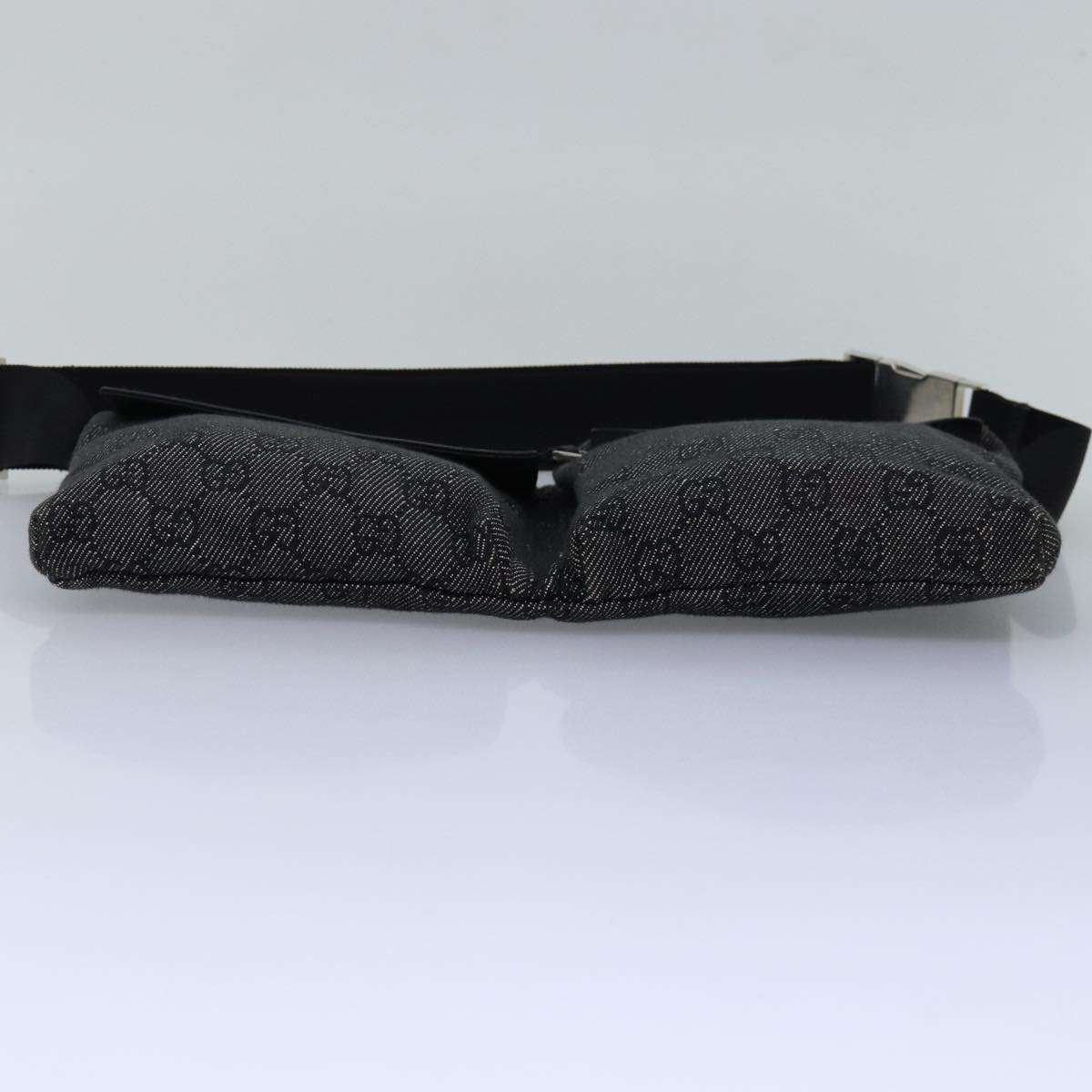 GUCCI GG Canvas Waist bag Black 28566 ep4558