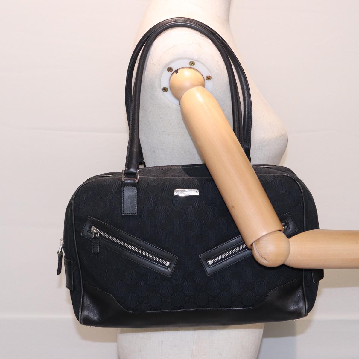 GUCCI GG Canvas Shoulder Bag Black 002 1115 ep4726
