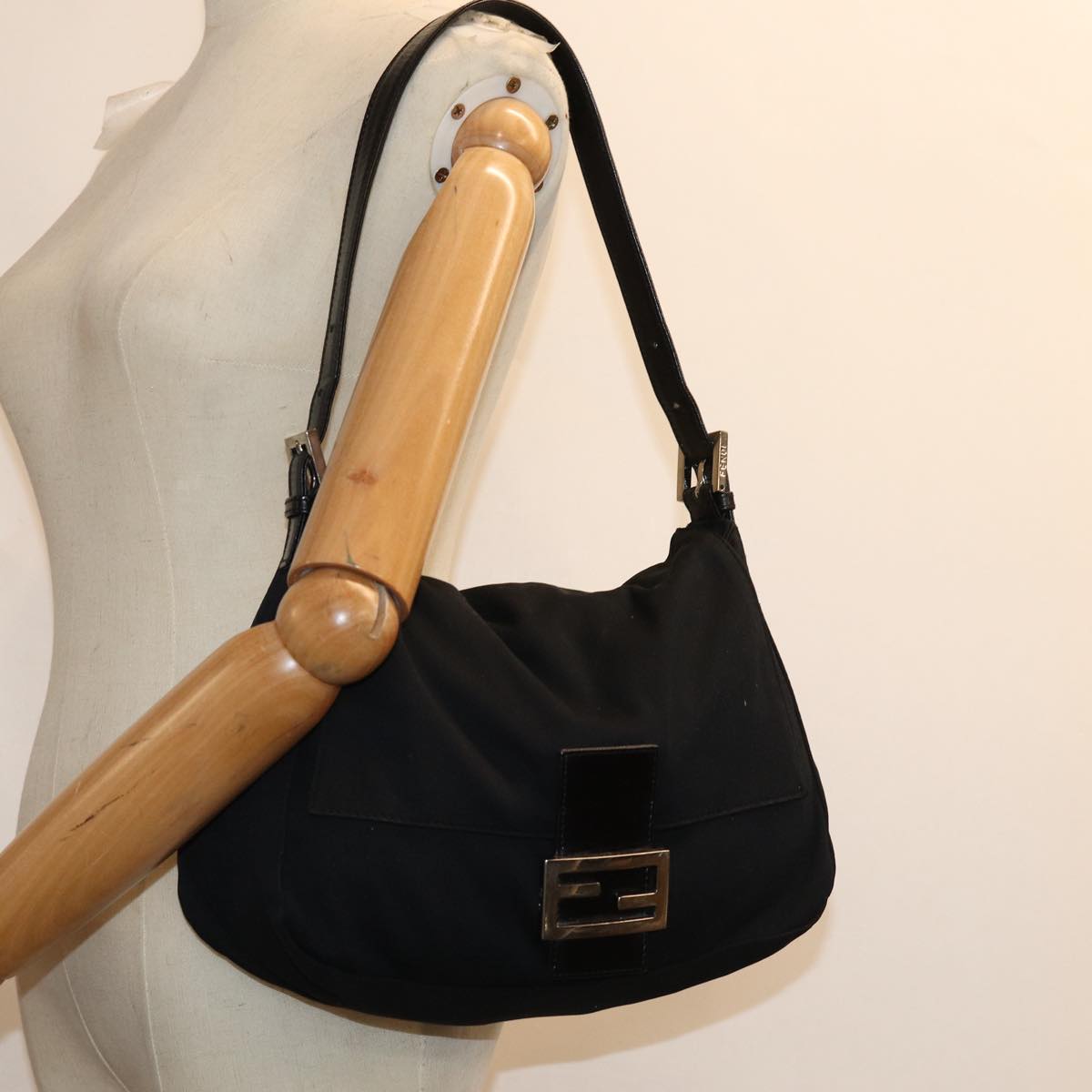 FENDI Mamma Baguette Shoulder Bag Nylon Black ep4967