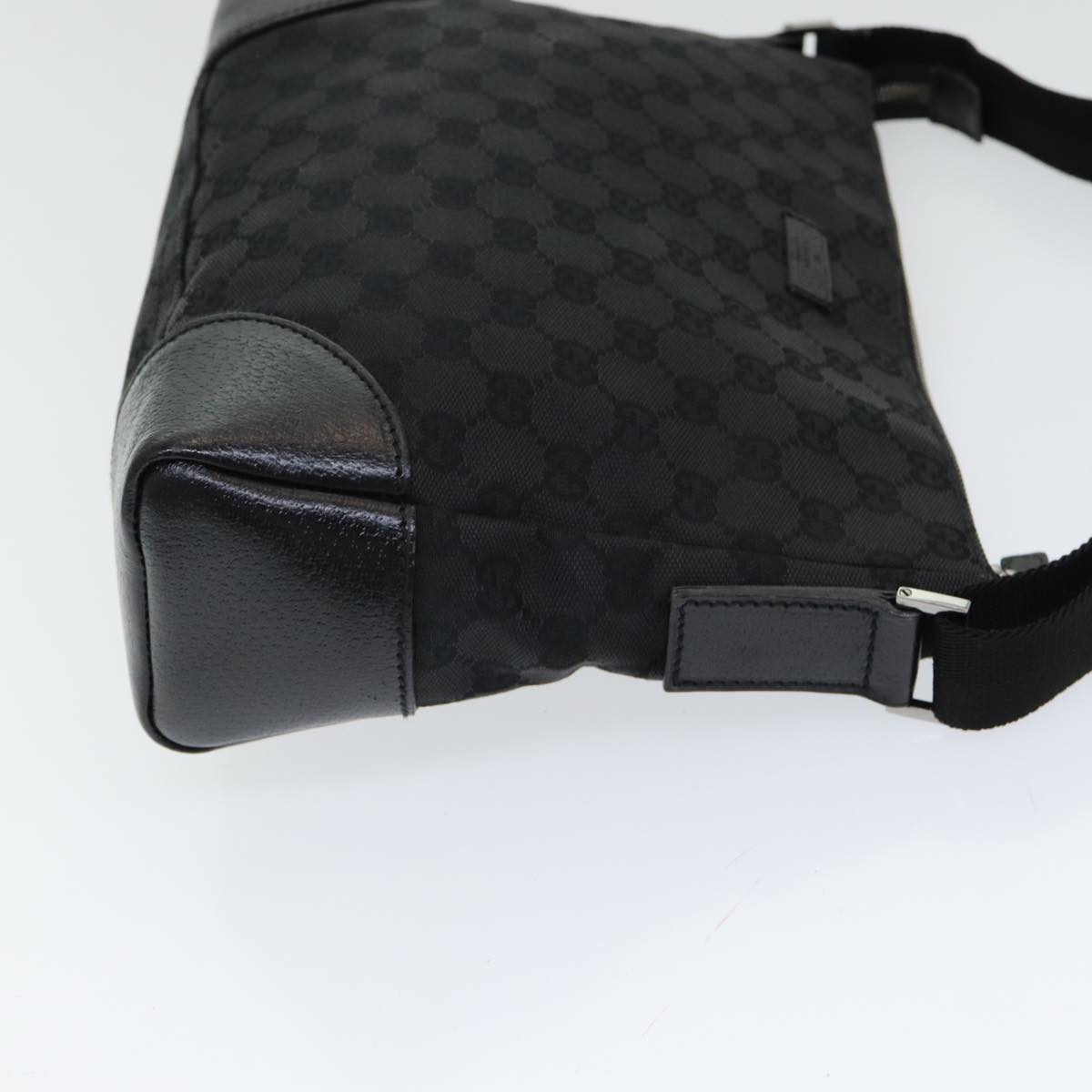 GUCCI GG Canvas Shoulder Bag Black ep5103