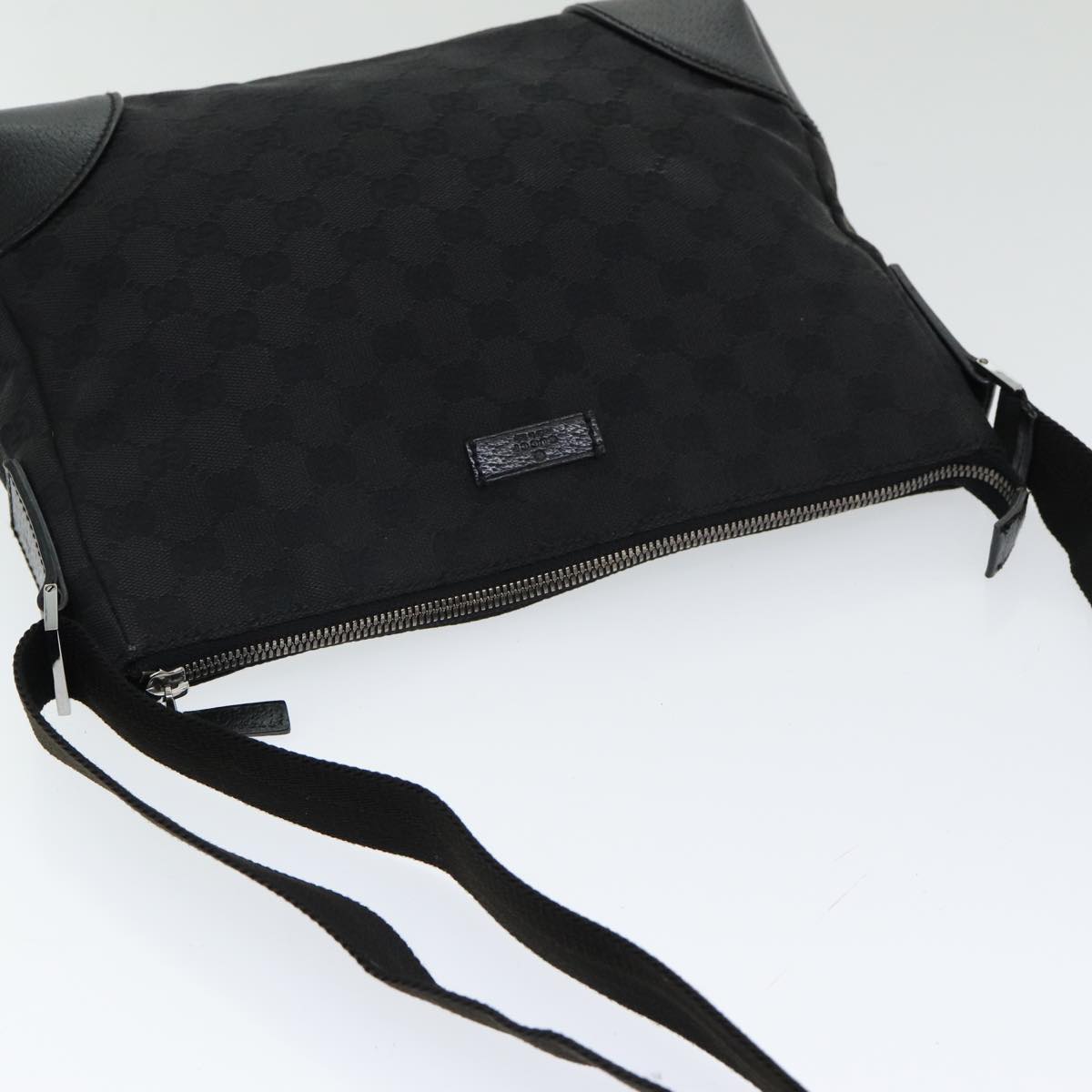 GUCCI GG Canvas Shoulder Bag Black ep5103